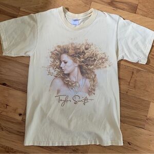 Taylor Swift Fearless Tour official tee